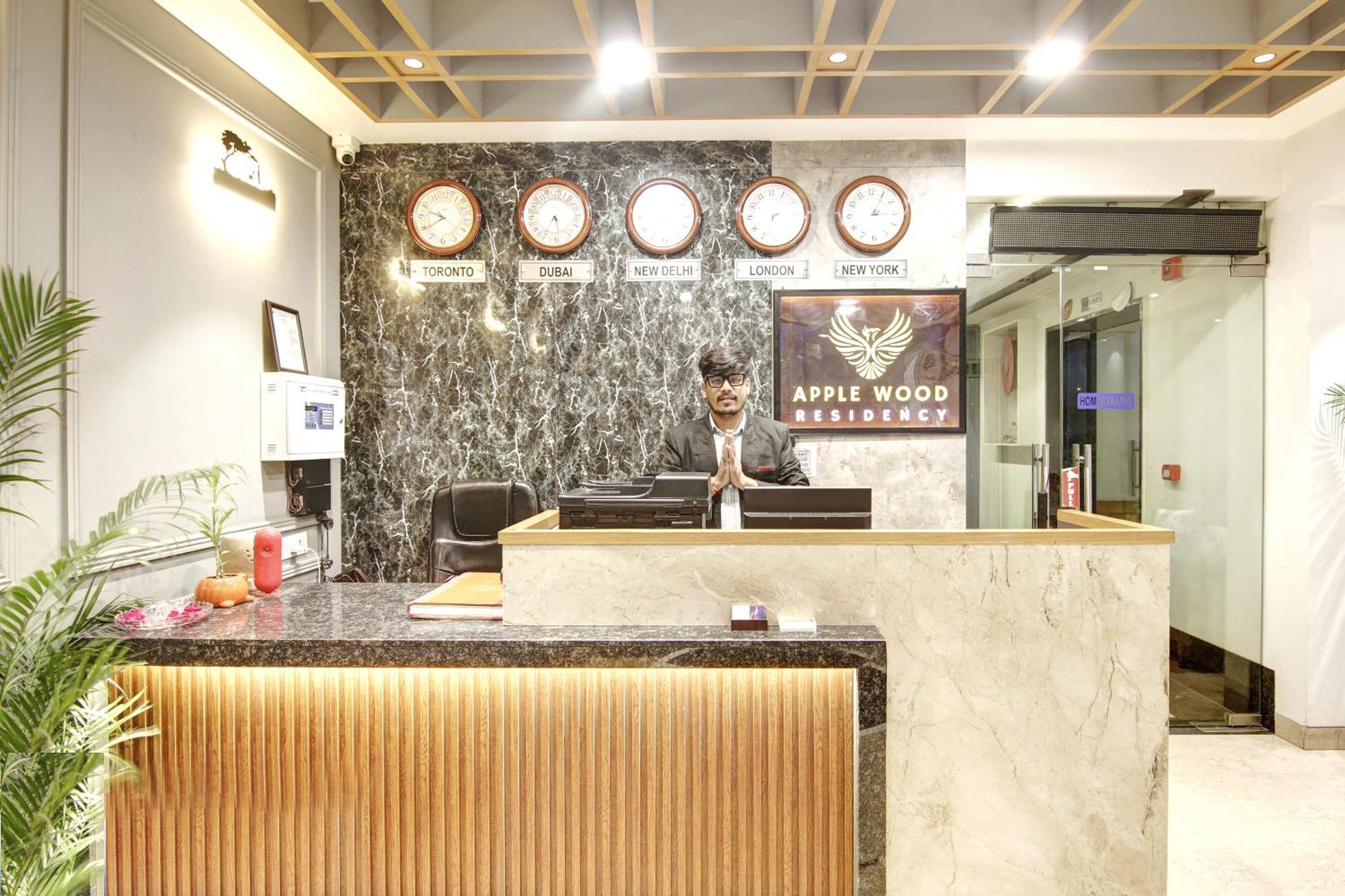 Applewood Grand Delhi Airport * New Delhi