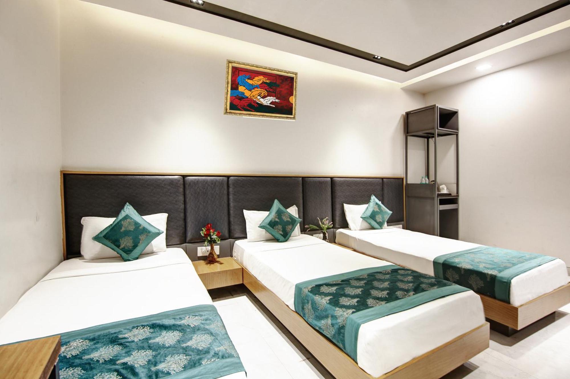 Hotel Applewood Grand Delhi Airport New Delhi