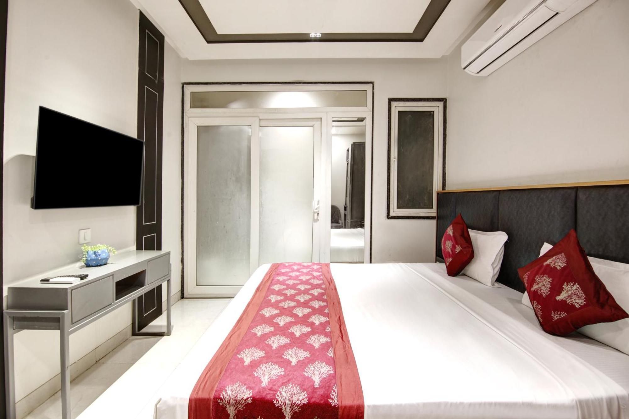 Hotel Applewood Grand Delhi Airport New Delhi