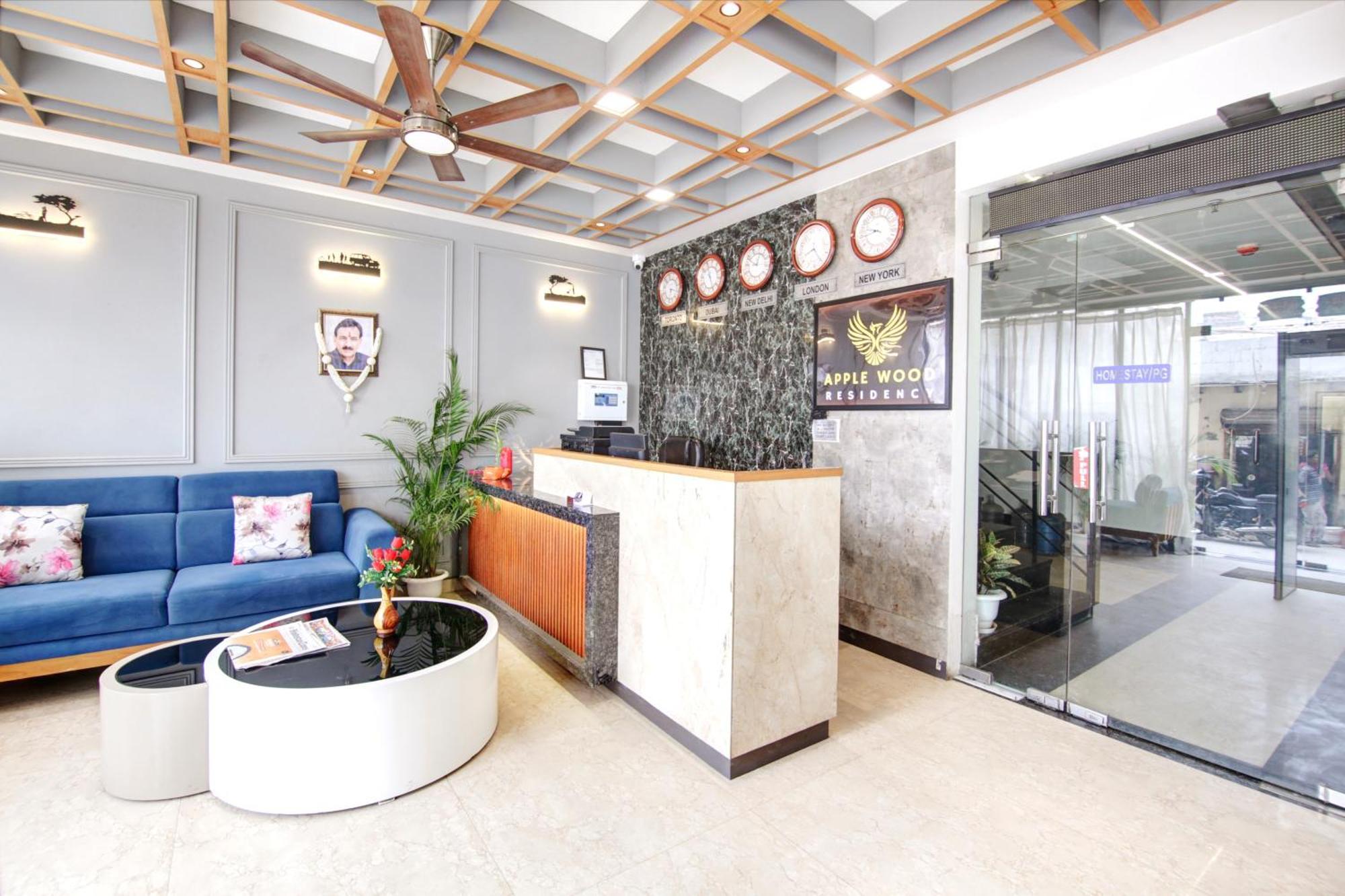 Applewood Grand Delhi Airport Hotel *