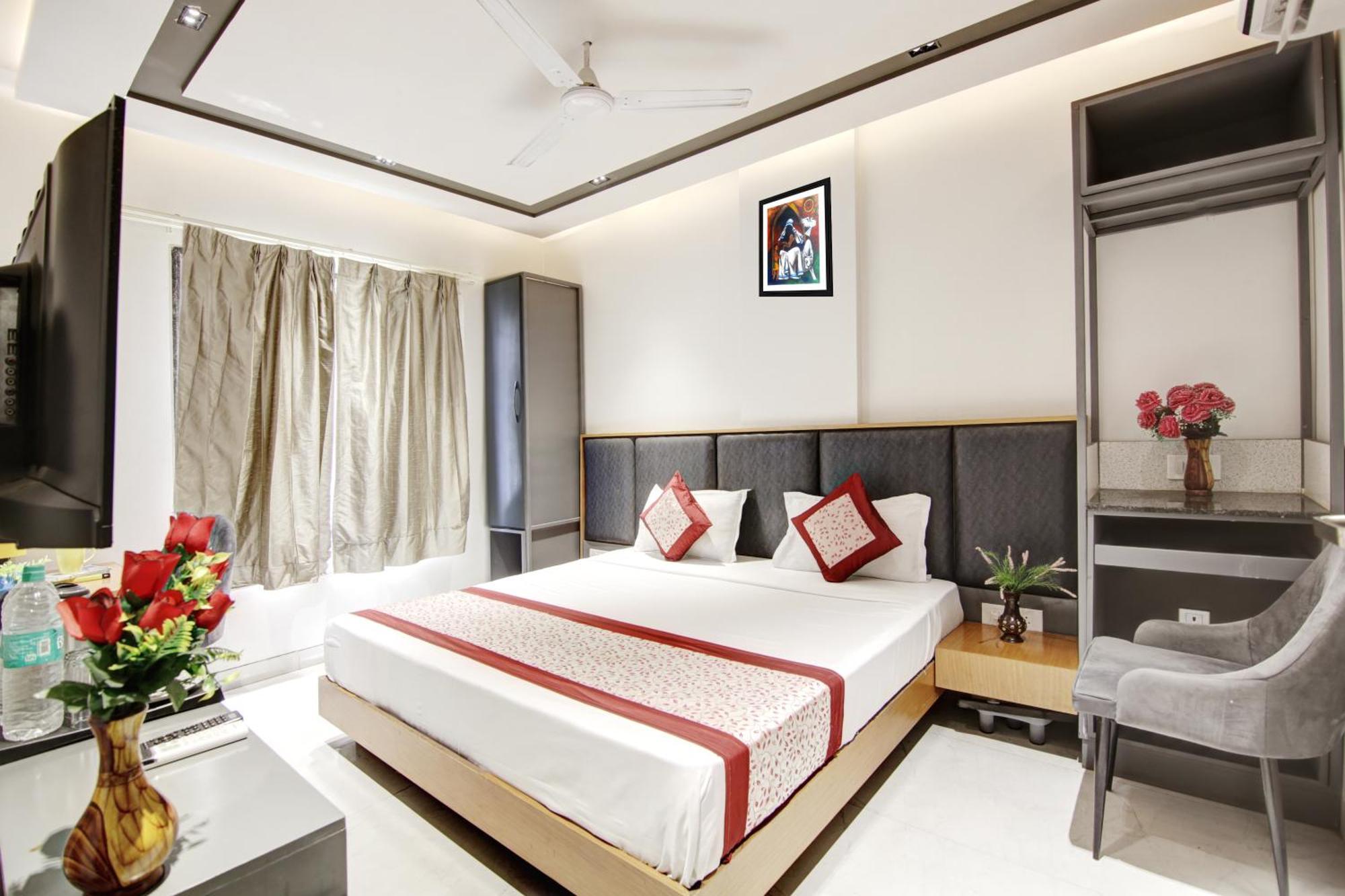 Applewood Grand Delhi Airport